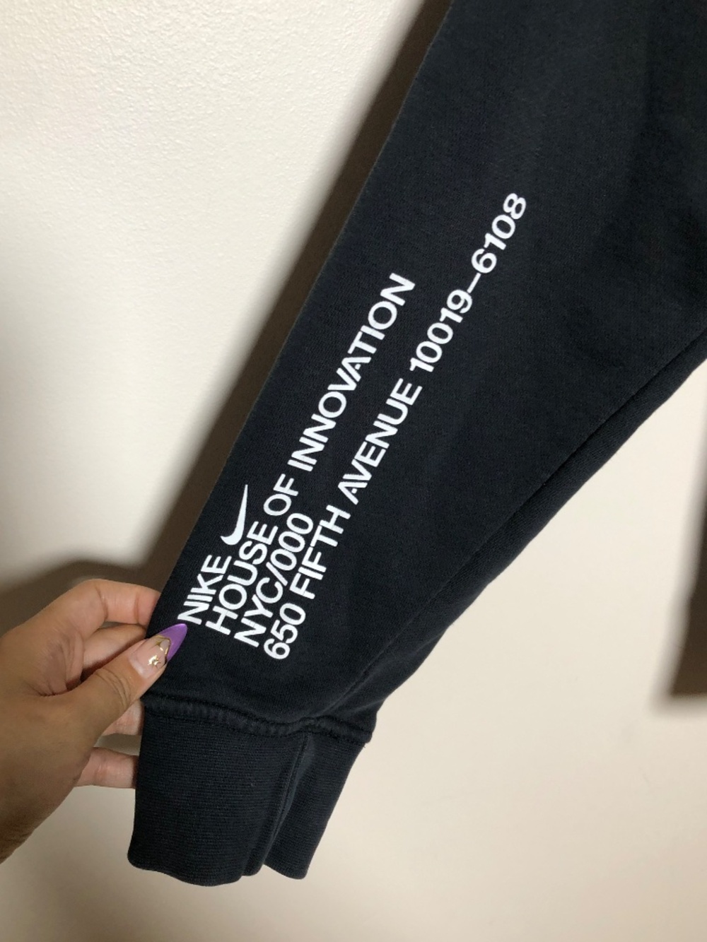 Nike House Of Innovation NYC Exclusive Hoodie - Picture 4 of 9